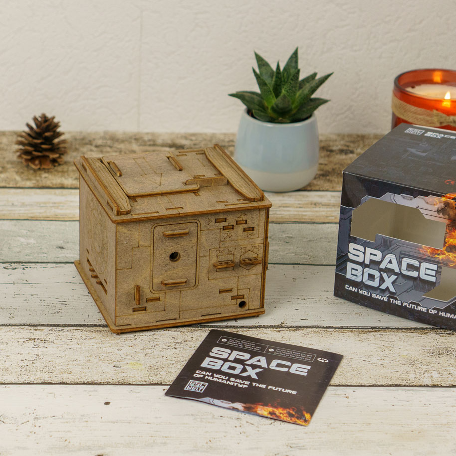 E-scaperooms Spacebox Houten Puzzel-001 Escape welt spacebox houten puzzel