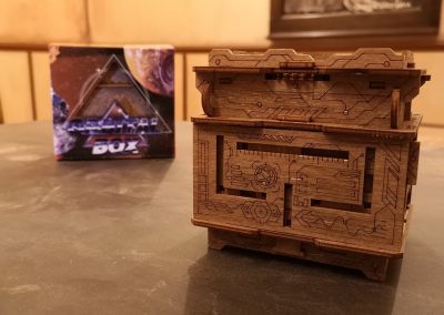 Orbital Box, een houten escape room van Escape Welt, verkrijgbaar bij E-scaperooms.nl
